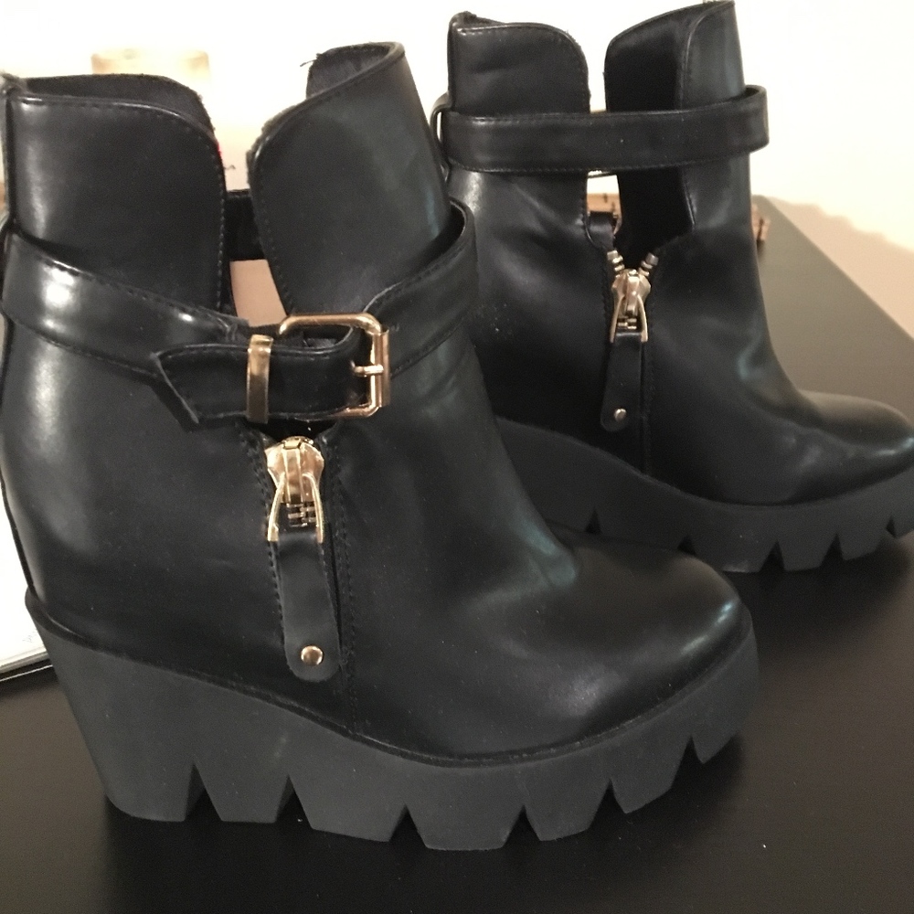 SHOES